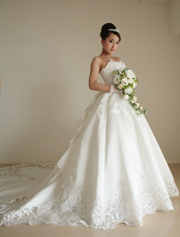 ウェディングドレス小柄な花嫁達にオススメベスト３ドレス | 福岡で 